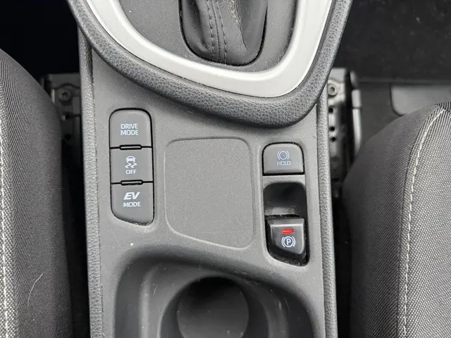 Toyota Yaris 1.5 Hybrid Active 2022 Hybride Benzine 18