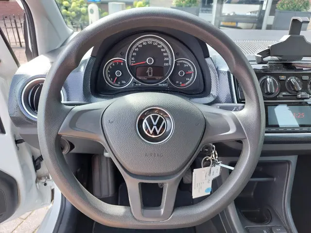 Volkswagen up! 1.0 2021 Benzine 18