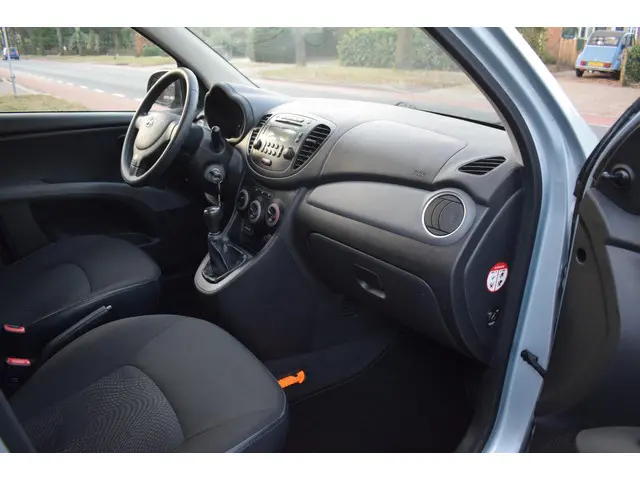 Hyundai i10 1.0 i-Drive Cool 2013 Benzine 19