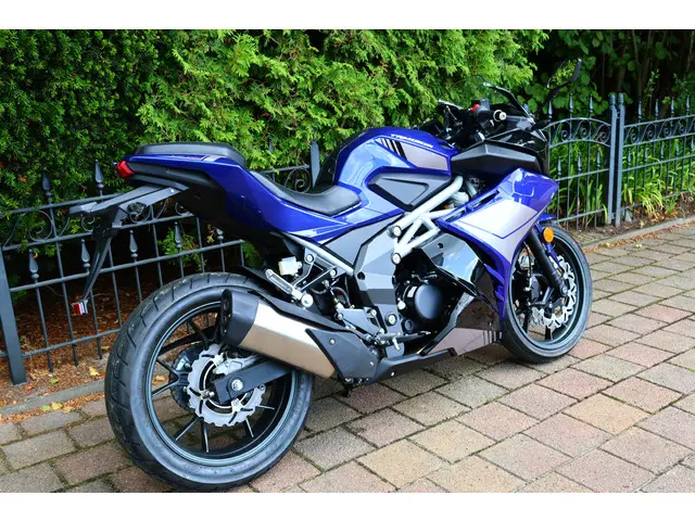 Yamaha YZF R125 TRMOTOR 125 GP-ONE [A1 A2] 2025 Benzine 8