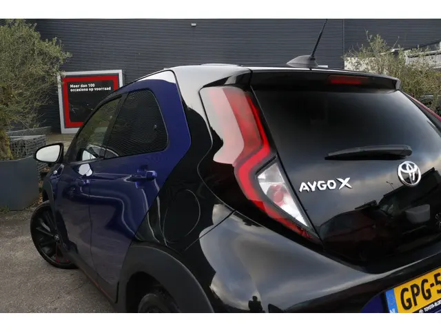 Toyota Aygo X 1.0 VVT-i MT Premium 2024 Benzine 8