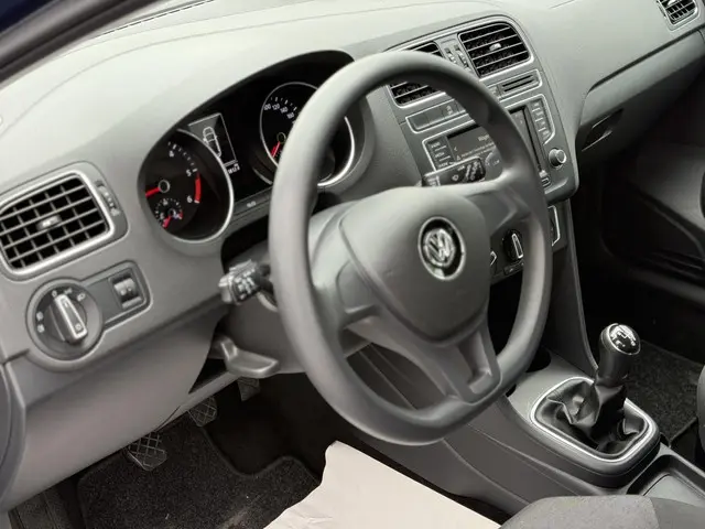 Volkswagen Polo 1.4 TDI Comfortline 2015 Diesel 9