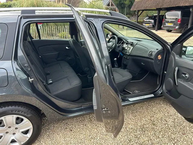 Dacia Logan Airco, trekhaak 2017 Benzine 5