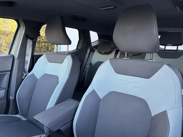 Dacia Duster 1.6 Hybrid 140 Extreme 2025 Hybride Benzine 7