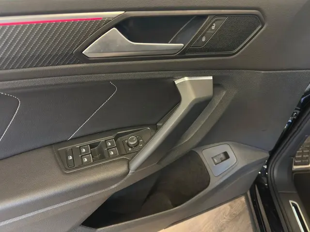 Volkswagen Tiguan 1.5 TSI R-Line Business 2023 Benzine 11