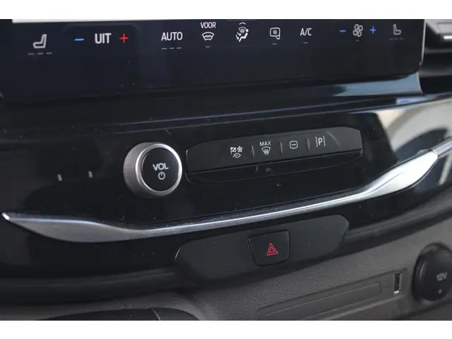 Ford E-Transit 350 L3H2 Trend 68 kWh 2024 Elektrisch 42