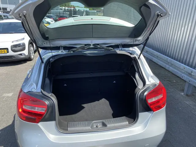 Mercedes-Benz A-Klasse 180 2012 Benzine 14
