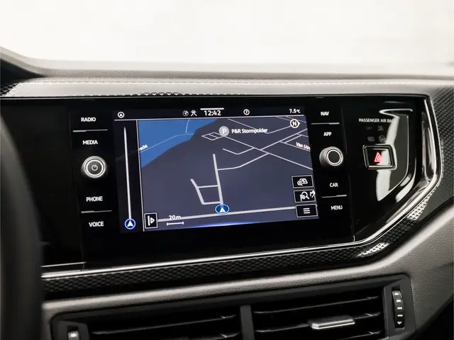 Volkswagen Polo 1.0 TSI Life Sport 2022 Benzine 20