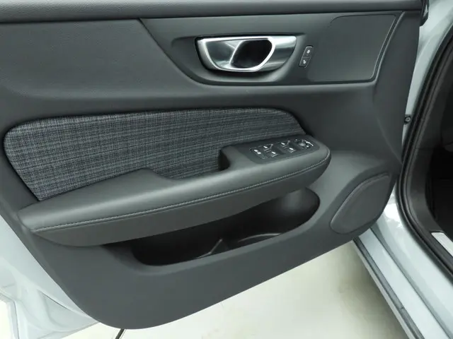 Volvo V60 2.0 B3 Essential Edition 2024 Benzine 21