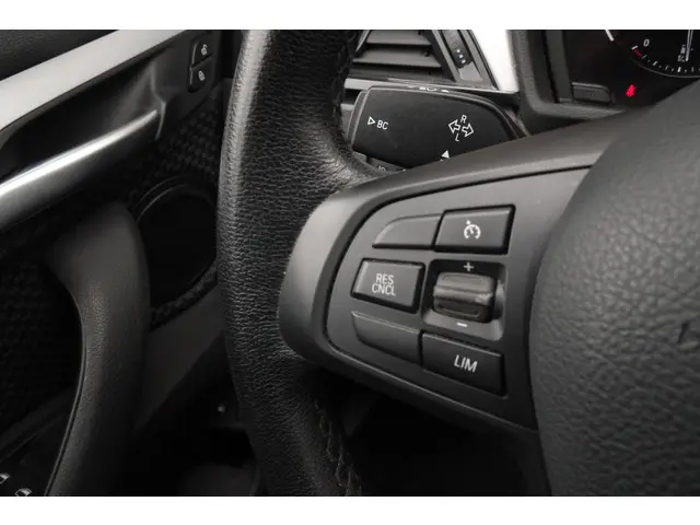 BMW X1 xDrive25e Executive 2020 Hybride Benzine 14