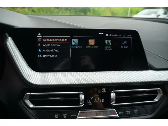 BMW 1 Serie 118i Business Edition 2021 Benzine 18
