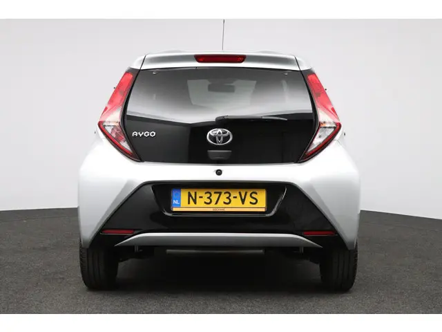 Toyota Aygo 1.0 VVT-i x-joy 2022 Benzine 8