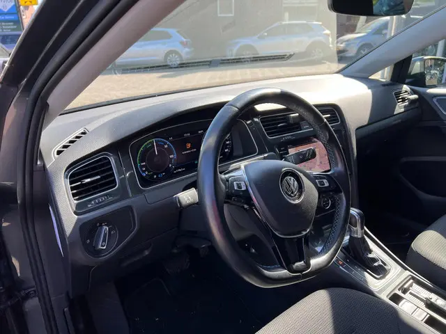 Volkswagen e-Golf E-Golf 2017 Elektrisch 5