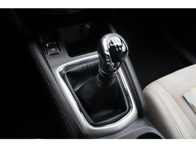 Nissan QASHQAI 1.2 Tekna 2016 Benzine 31