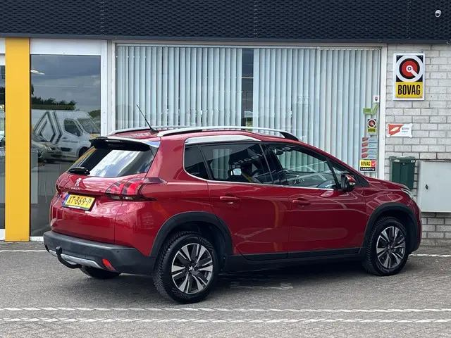 Peugeot 2008 1.2 PureTech Allure 2019 Benzine 27