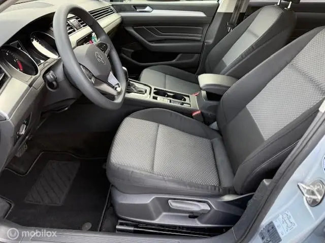 Volkswagen Passat Variant 2.0 TDI Business 2023 Diesel 7