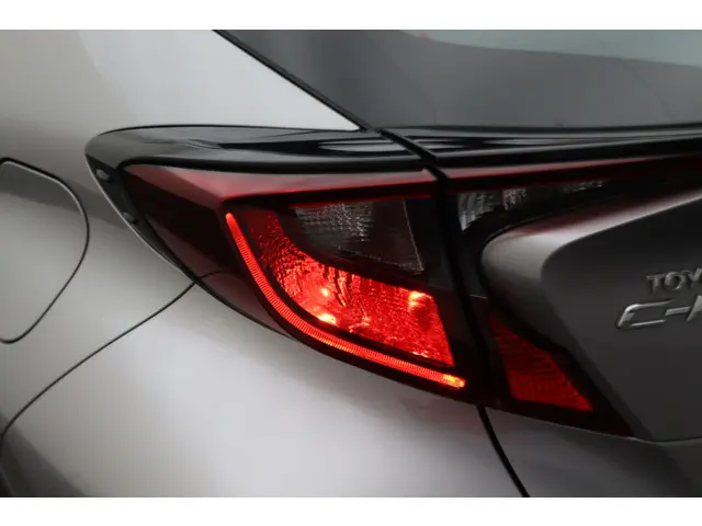 Toyota C-HR 1.8 Hybrid Dynamic 2020 Hybride Benzine 25