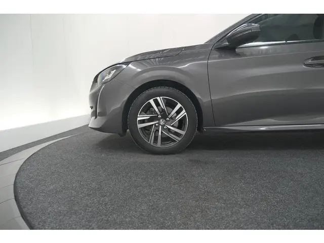 Peugeot 208 PureTech 100 EAT8 Allure 2020 Benzine 18