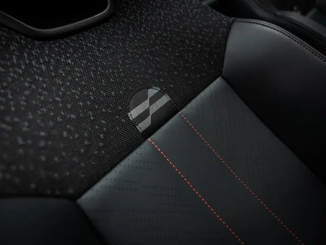 MINI 3-Deurs Cooper C John Cooper Works M 2024 Benzine 25