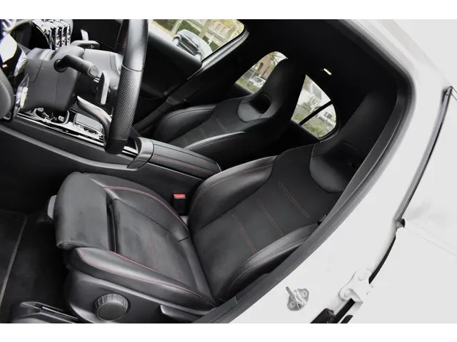 Mercedes-Benz A-Klasse 200 Premium 2020 Benzine 5