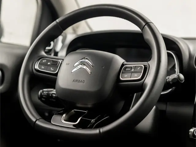 Citroën C3 Aircross 1.2 PureTech Max 2023 Benzine 33