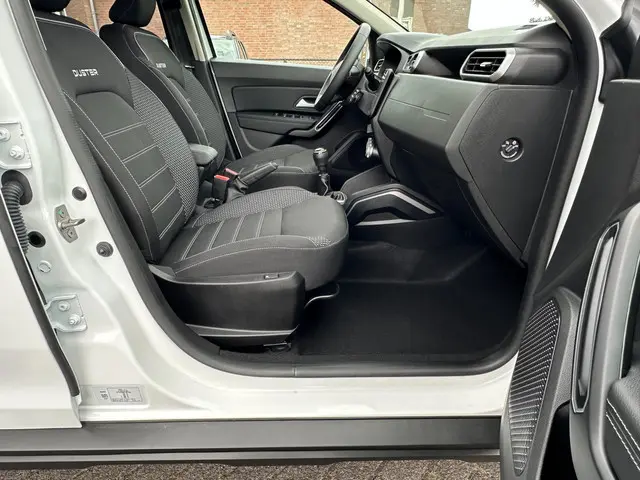 Dacia Duster 1.3 TCe 130 Journey 2023 Benzine 13