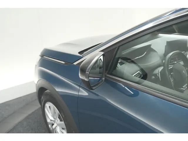 Peugeot 5008 PureTech 130 EAT8 Active Pack 2023 Benzine 20