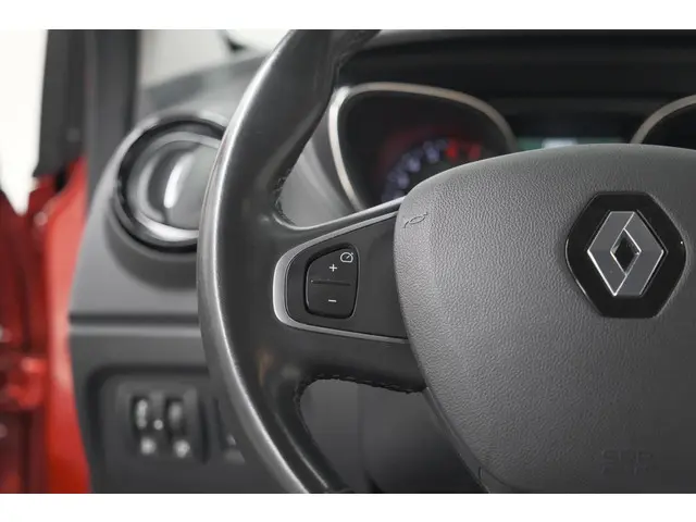 Renault Captur TCe 150 EDC Intens 2019 Benzine 35