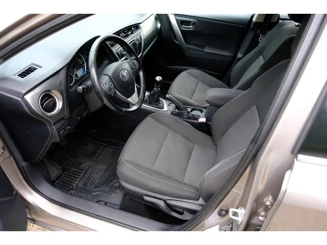 Toyota Auris 2