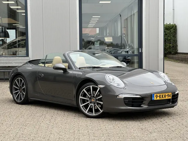 Porsche 911 Cabrio 3.4 Carrera 4 2013 Benzine 19