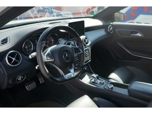 Mercedes-Benz GLA AMG 45 4M. Prem. 2017 Benzine 16