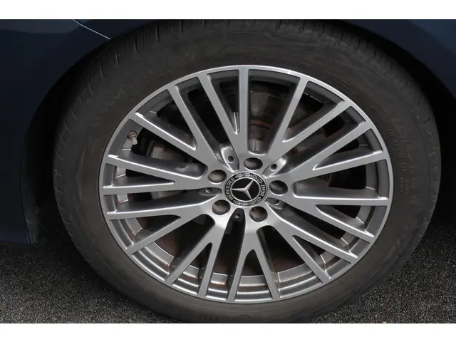 Mercedes-Benz CLA 200 Progressive 7-DCT 2021 Benzine 21