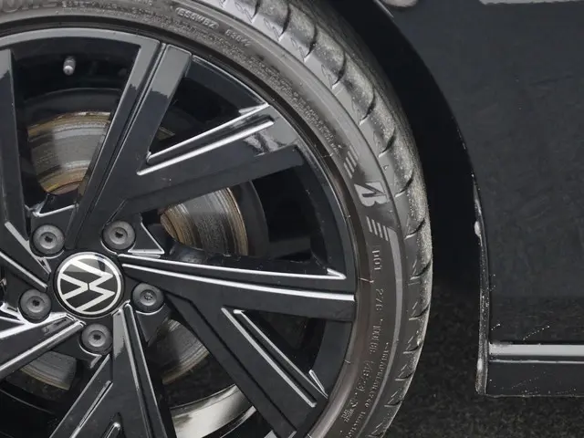 Volkswagen Golf 1.0TSI/110PK Life 2024 Benzine 24