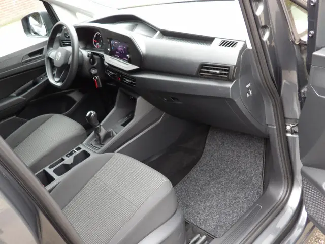 Volkswagen Caddy Cargo 2.0 TDI 1st Edition 2022 Diesel 12