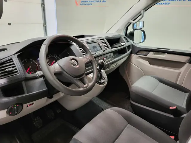 Volkswagen Transporter 2.0TDI L2/H1 Euro 6! 2017 Diesel 4
