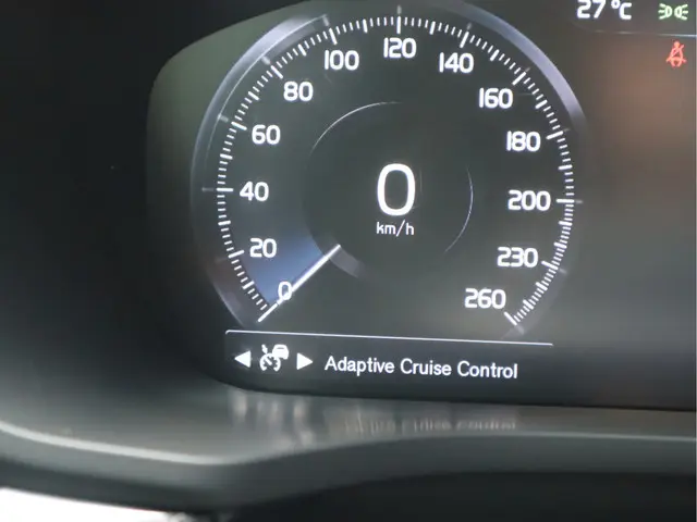 Volvo XC60 2.0 B5 250 PK Momentum Exclusive 2021 Benzine 15
