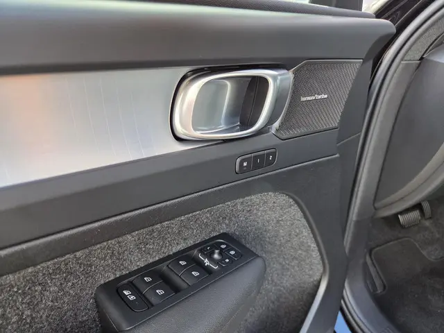 Volvo XC40 B4 Plus Dark 2024 Benzine 10
