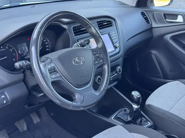 Hyundai i20 1.2 HP i-Motion Comfort 2016 Benzine 6