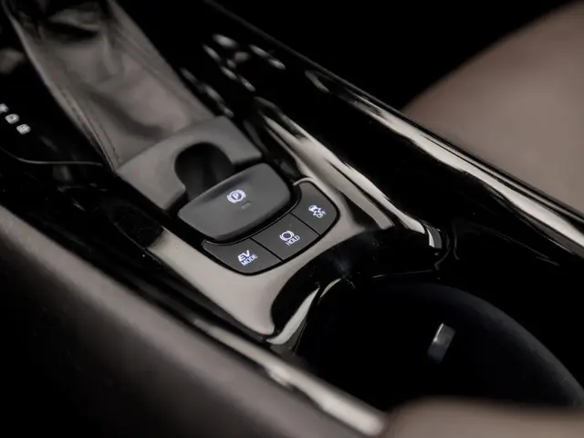 Toyota C-HR 1.8 Hybrid Sport 2018 Hybride Benzine 23