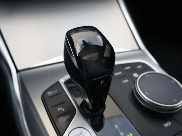 BMW 3 Serie 320i Executive Edition 2021 Benzine 35