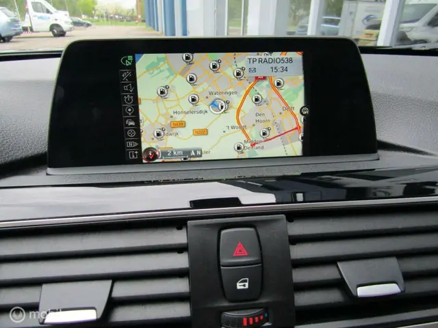 BMW 3 Serie 318i Lu.L Exec 2017 Benzine 15