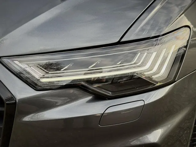 Audi A6 Avant 40 TFSI S edition 2021 Benzine 8