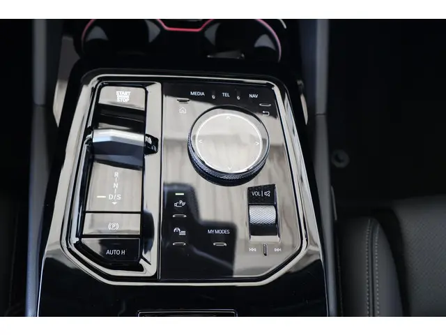 BMW 5 Serie Sedan 550e xDrive 2024 Hybride Benzine 23