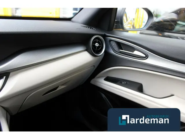 Alfa Romeo Stelvio 2.0 T AWD Veloce Carplay 2021 Benzine 11