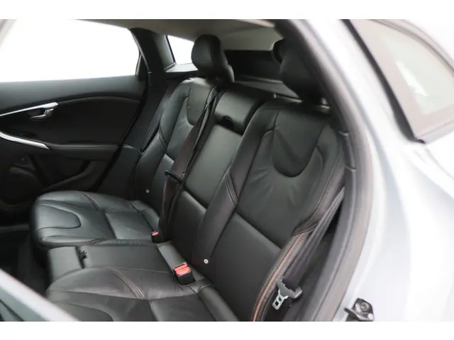 Volvo V40 Cross Country 1.6 T4 Summum 2014 Benzine 13