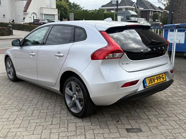 Volvo V40 2.0 T2 Momentum 2018 Benzine 4