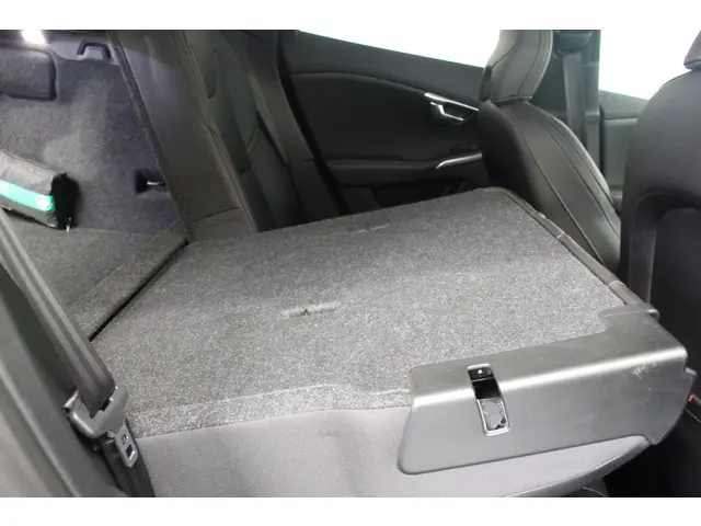 Volvo V40 Cross Country T3 Polar+ Luxury 2019 Benzine 12