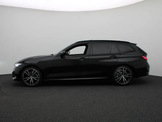 BMW 3 Serie Touring 330e xDrive 2024 Hybride Benzine 4