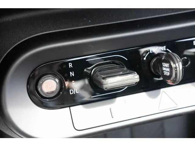 MINI 3-Deurs Cooper C Aut. 2024 Benzine 11