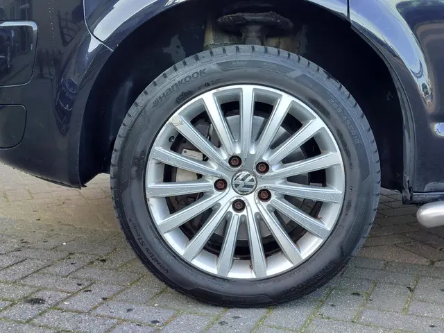 Volkswagen Transporter 2.0 TDI L2H1 2014 Diesel 12
